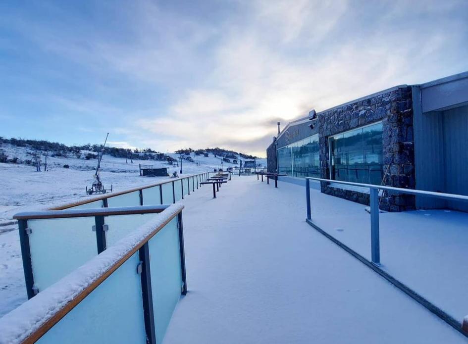 Smiggins Hotel & Chalet Apartments Perisher Valley Exterior photo