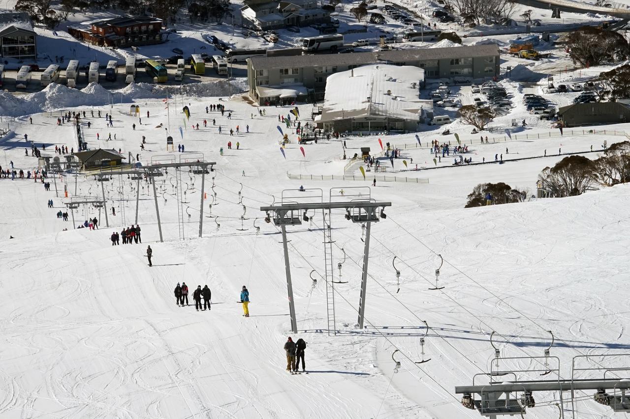 Smiggins Hotel & Chalet Apartments Perisher Valley Exterior photo